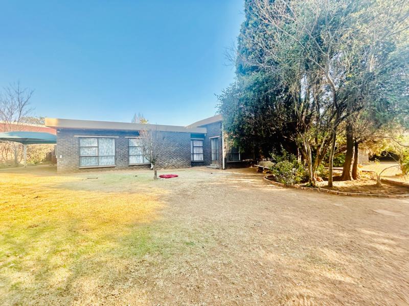 4 Bedroom Property for Sale in Flora Gardens Gauteng