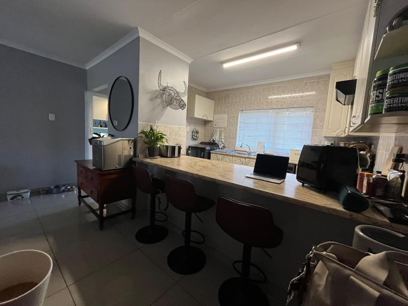 To Let 2 Bedroom Property for Rent in Die Hoewes Gauteng