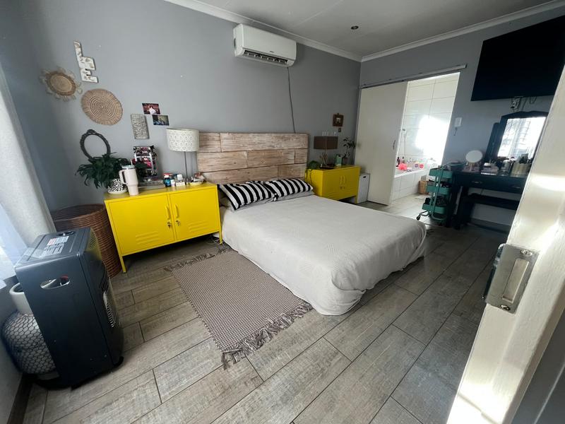 To Let 2 Bedroom Property for Rent in Die Hoewes Gauteng