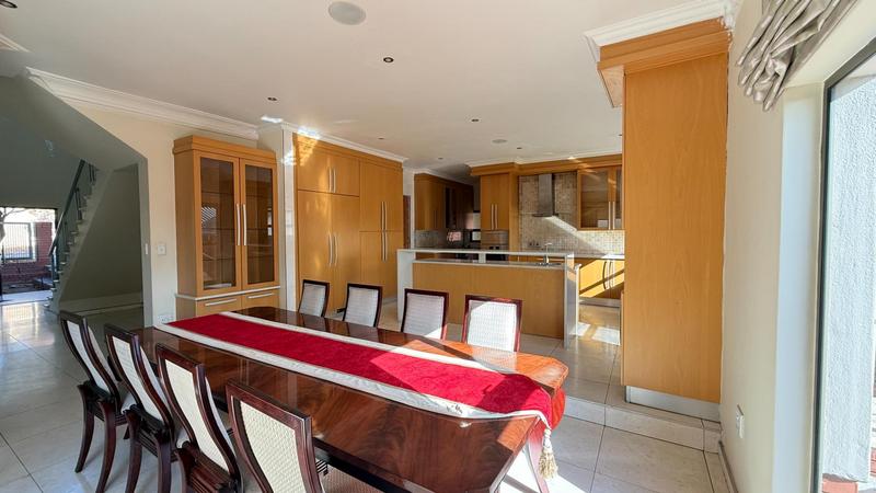 5 Bedroom Property for Sale in Waterfall Country Village Gauteng