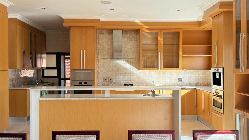 5 Bedroom Property for Sale in Waterfall Country Village Gauteng