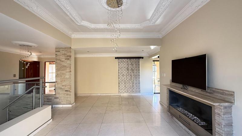5 Bedroom Property for Sale in Waterfall Country Village Gauteng
