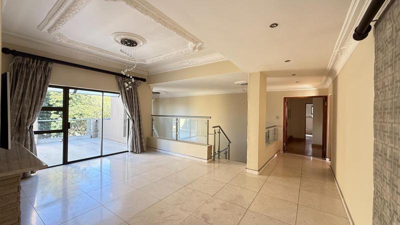 5 Bedroom Property for Sale in Waterfall Country Village Gauteng