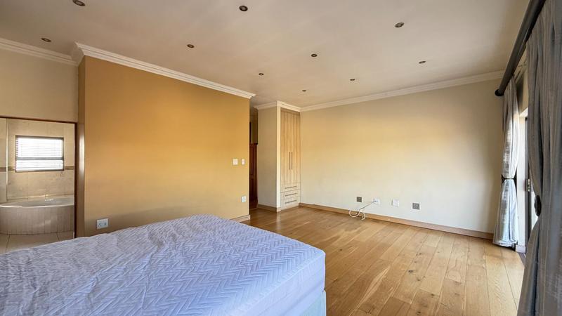 5 Bedroom Property for Sale in Waterfall Country Village Gauteng