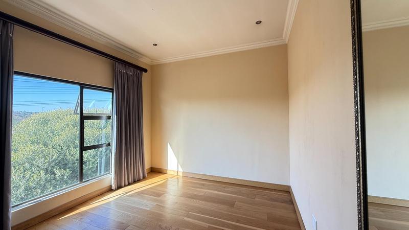 5 Bedroom Property for Sale in Waterfall Country Village Gauteng