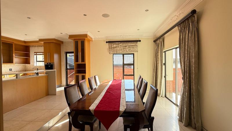 5 Bedroom Property for Sale in Waterfall Country Village Gauteng