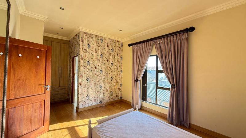 5 Bedroom Property for Sale in Waterfall Country Village Gauteng