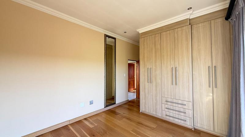 5 Bedroom Property for Sale in Waterfall Country Village Gauteng