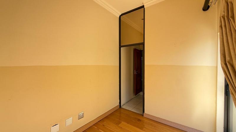 5 Bedroom Property for Sale in Waterfall Country Village Gauteng