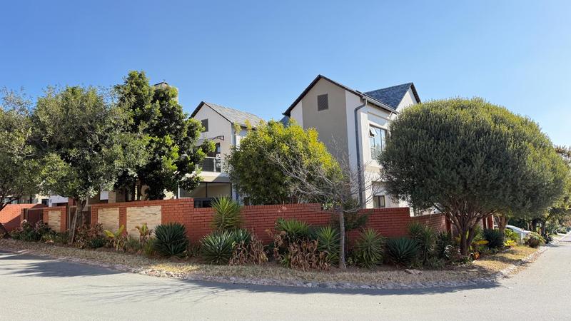 5 Bedroom Property for Sale in Waterfall Country Village Gauteng