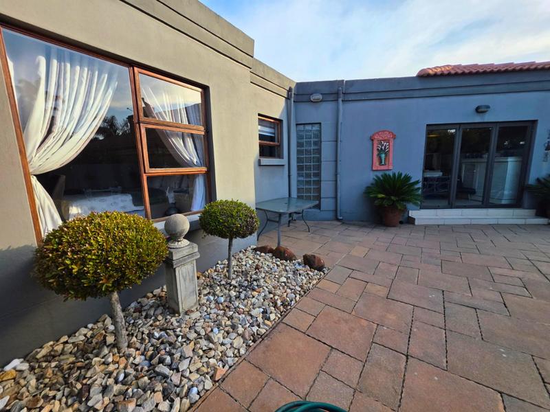 3 Bedroom Property for Sale in Glen Marais Gauteng