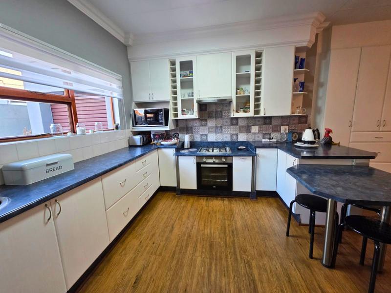 3 Bedroom Property for Sale in Glen Marais Gauteng