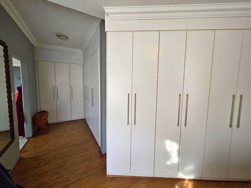 3 Bedroom Property for Sale in Glen Marais Gauteng