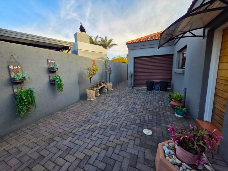 3 Bedroom Property for Sale in Glen Marais Gauteng