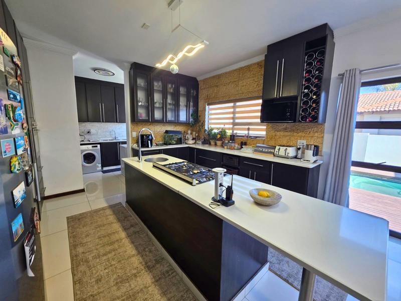 4 Bedroom Property for Sale in Glen Eagle Estate Gauteng
