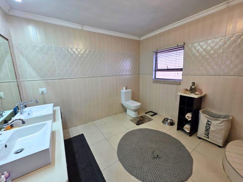 4 Bedroom Property for Sale in Glen Eagle Estate Gauteng