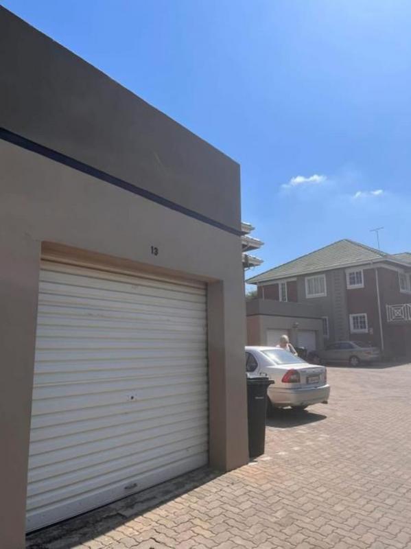 To Let 2 Bedroom Property for Rent in Farrarmere Gauteng
