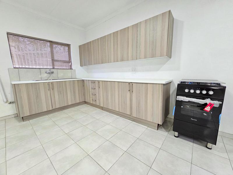 To Let 2 Bedroom Property for Rent in Ruimsig Gauteng
