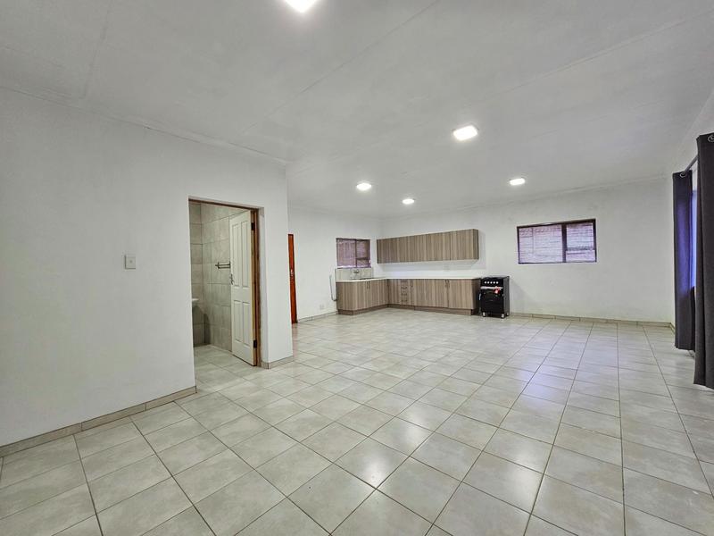 To Let 2 Bedroom Property for Rent in Ruimsig Gauteng