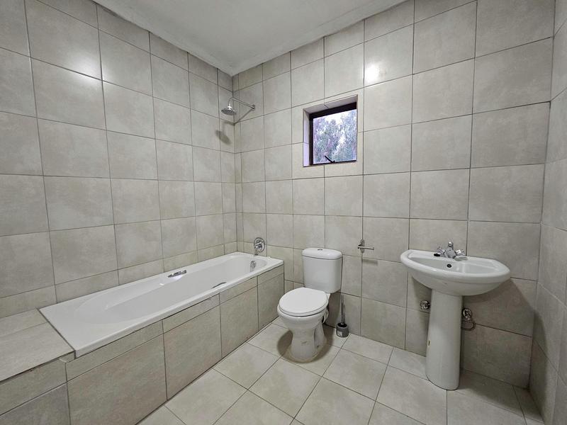 To Let 2 Bedroom Property for Rent in Ruimsig Gauteng
