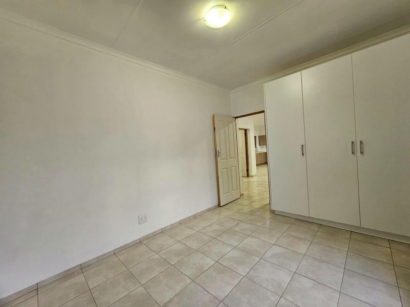 To Let 2 Bedroom Property for Rent in Ruimsig Gauteng
