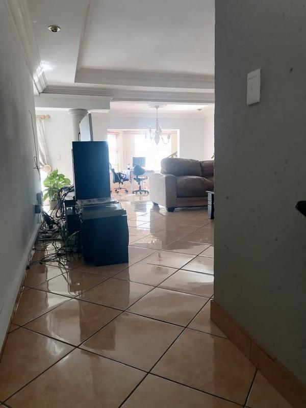5 Bedroom Property for Sale in Noordkruin Gauteng
