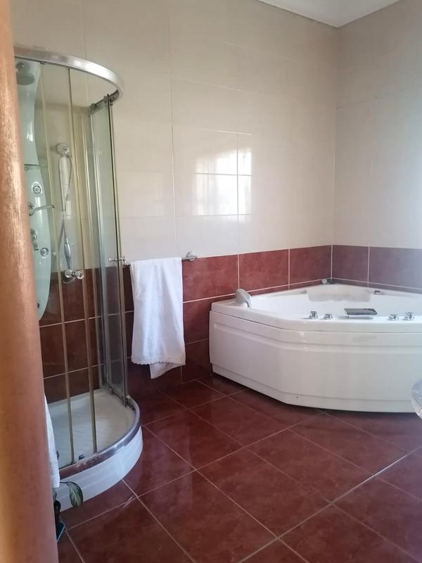 5 Bedroom Property for Sale in Noordkruin Gauteng