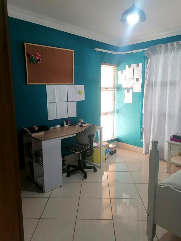 5 Bedroom Property for Sale in Noordkruin Gauteng