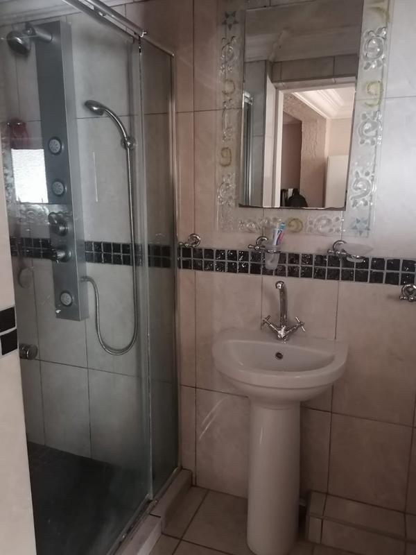 5 Bedroom Property for Sale in Noordkruin Gauteng