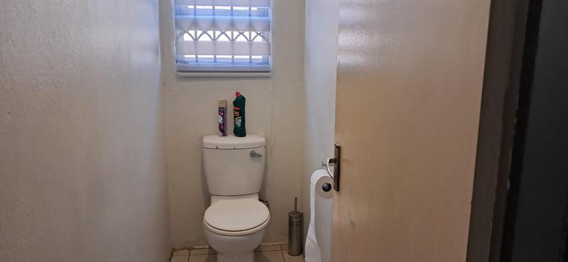 5 Bedroom Property for Sale in Meadowlands Gauteng