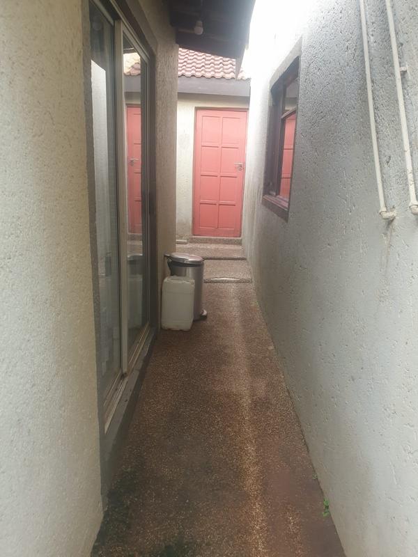 3 Bedroom Property for Sale in Chiawelo Gauteng