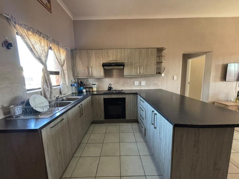 2 Bedroom Property for Sale in Wilgeheuwel Gauteng