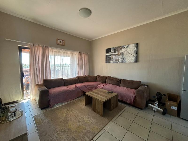 2 Bedroom Property for Sale in Wilgeheuwel Gauteng