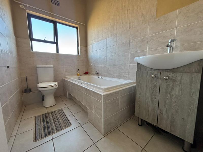 2 Bedroom Property for Sale in Wilgeheuwel Gauteng