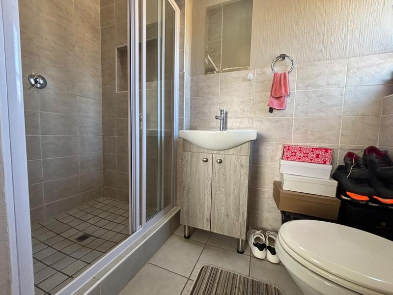 2 Bedroom Property for Sale in Wilgeheuwel Gauteng