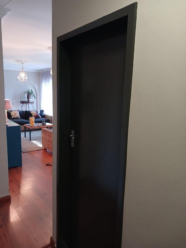 6 Bedroom Property for Sale in Rooihuiskraal Gauteng