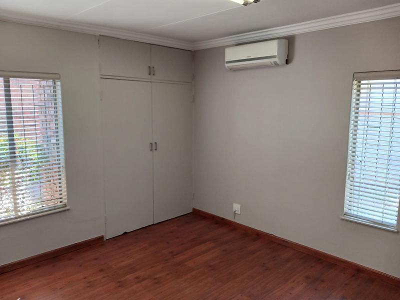 6 Bedroom Property for Sale in Rooihuiskraal Gauteng