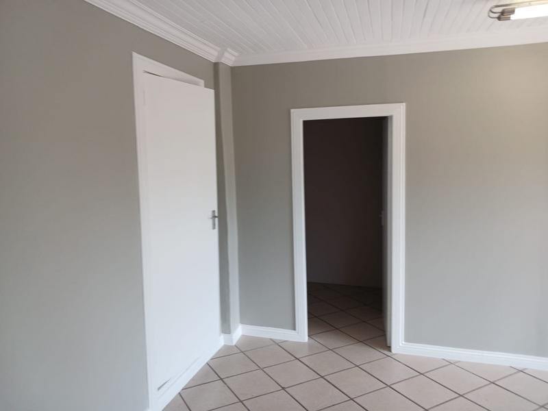 6 Bedroom Property for Sale in Rooihuiskraal Gauteng