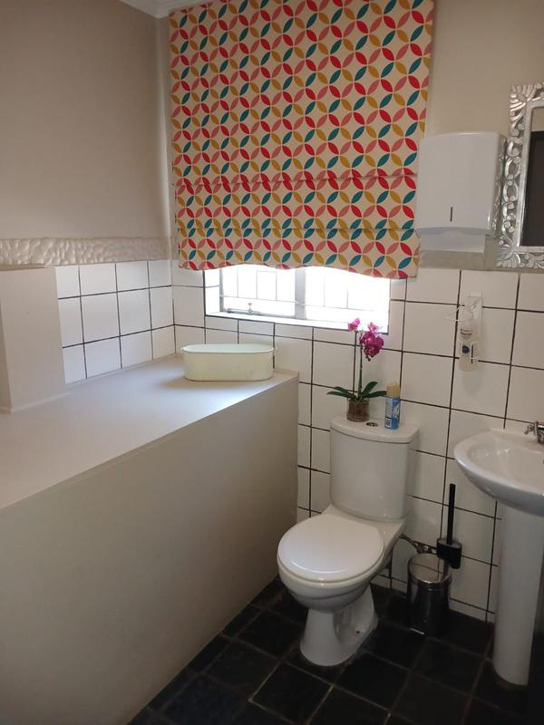 6 Bedroom Property for Sale in Rooihuiskraal Gauteng