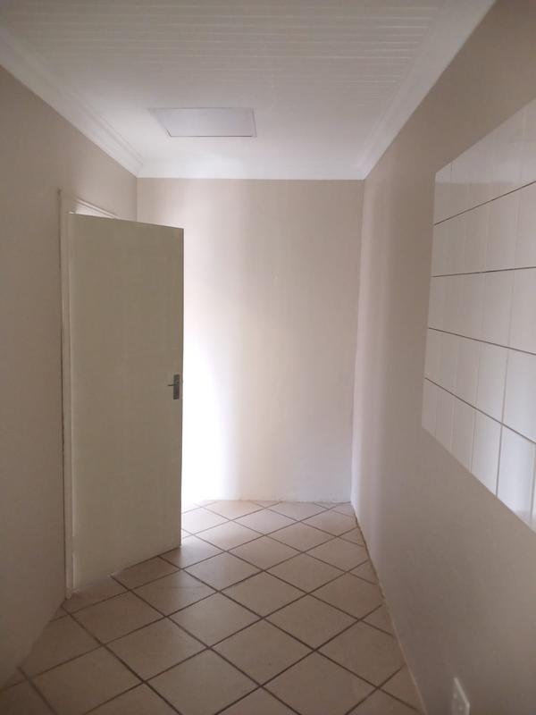6 Bedroom Property for Sale in Rooihuiskraal Gauteng