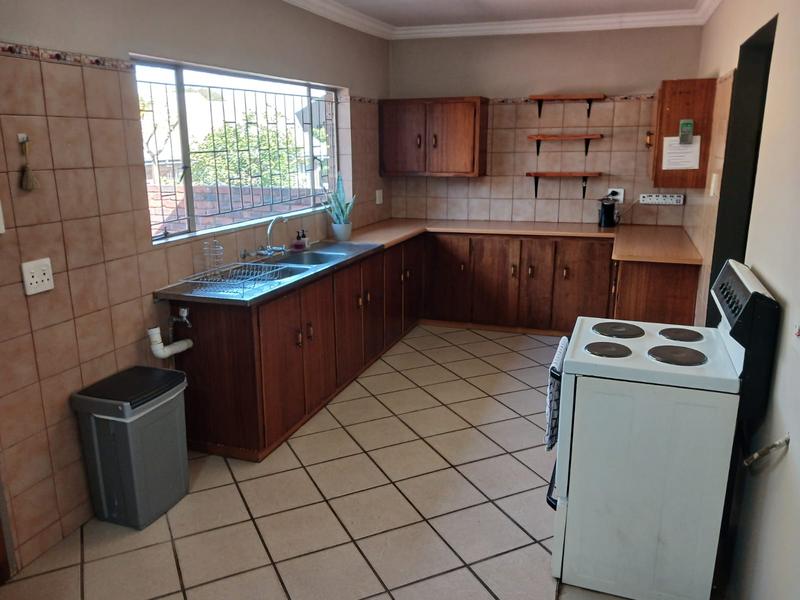 6 Bedroom Property for Sale in Rooihuiskraal Gauteng