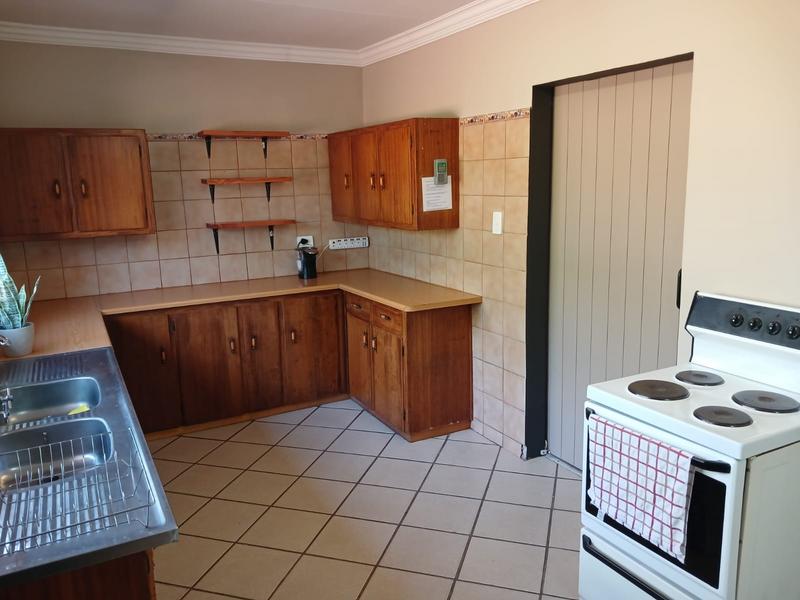 6 Bedroom Property for Sale in Rooihuiskraal Gauteng