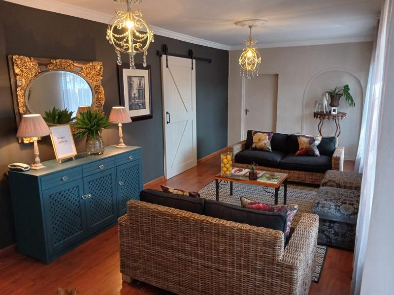 6 Bedroom Property for Sale in Rooihuiskraal Gauteng
