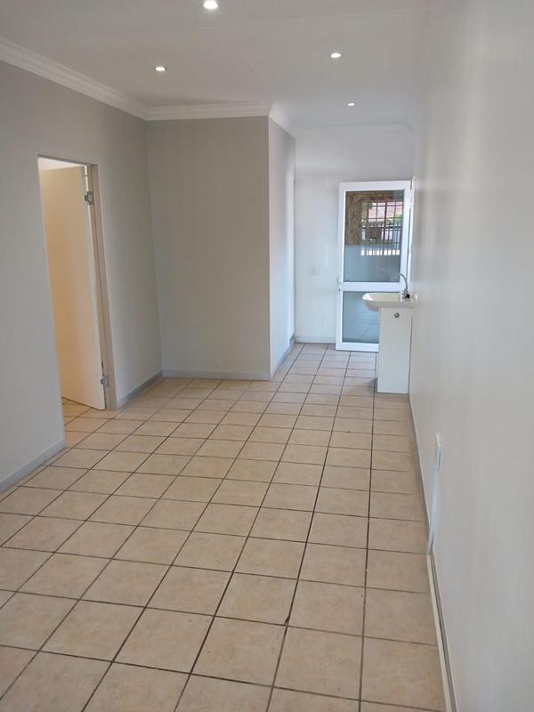 6 Bedroom Property for Sale in Rooihuiskraal Gauteng