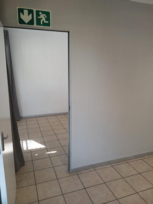 6 Bedroom Property for Sale in Rooihuiskraal Gauteng