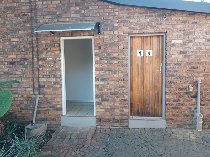 6 Bedroom Property for Sale in Rooihuiskraal Gauteng