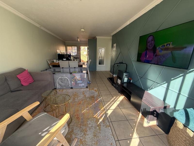 2 Bedroom Property for Sale in The Reeds Gauteng