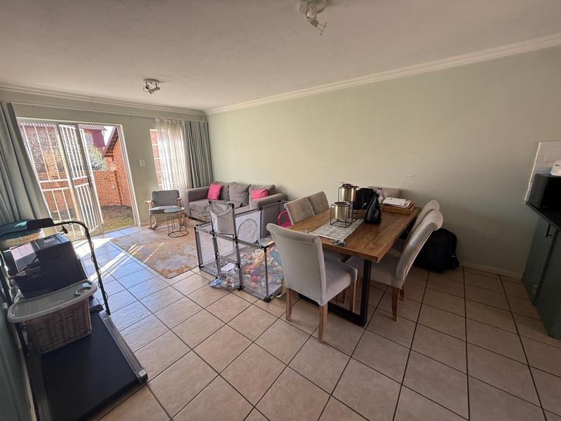 2 Bedroom Property for Sale in The Reeds Gauteng