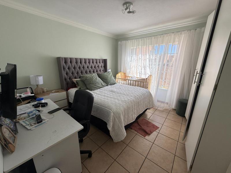 2 Bedroom Property for Sale in The Reeds Gauteng