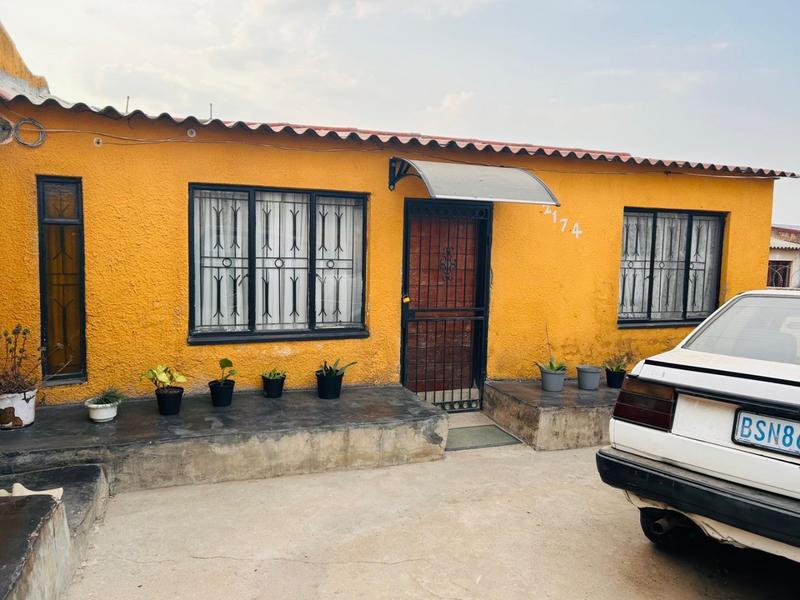 5 Bedroom Property for Sale in Tembisa Central Gauteng